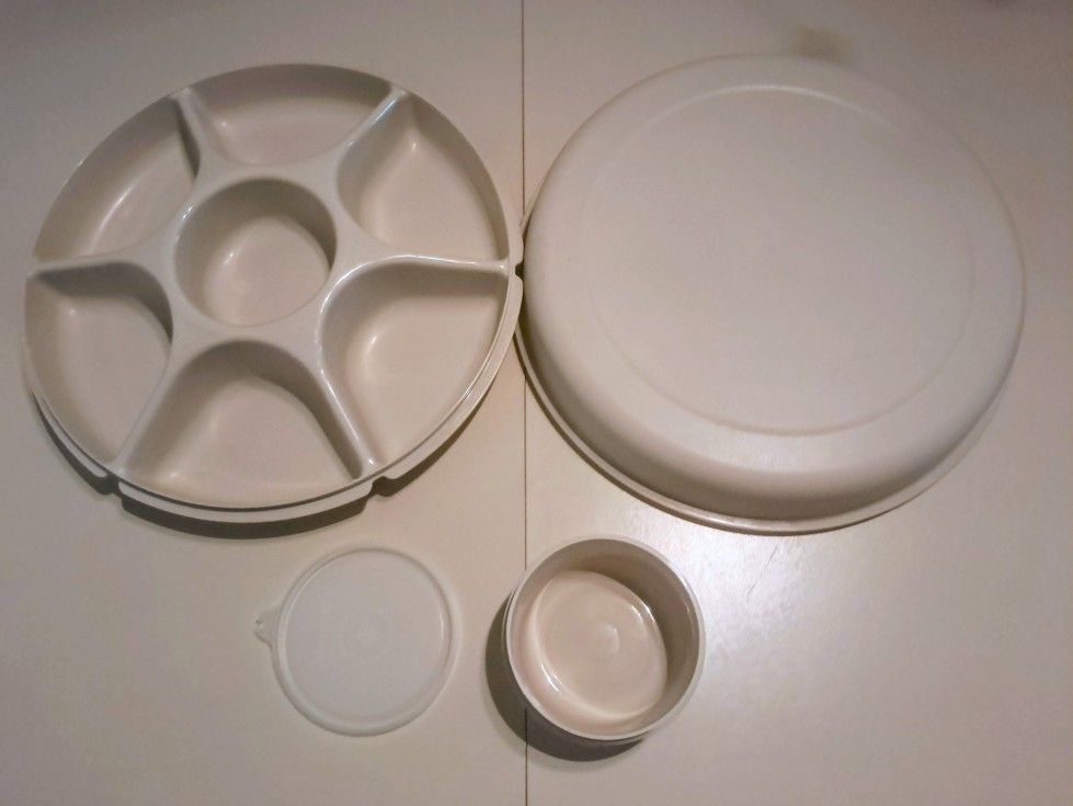 Tupperware Divided Serving Tray