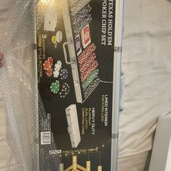 Christmas Gift / New 500 Piece Poker Set