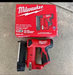 Milwaukee M12 12-Volt 23-Gauge Lithium-lon Cordless Pin Nailer (Tool-Only)