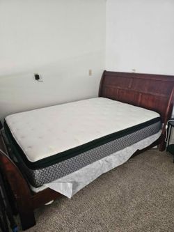 Queen size bed with mattress