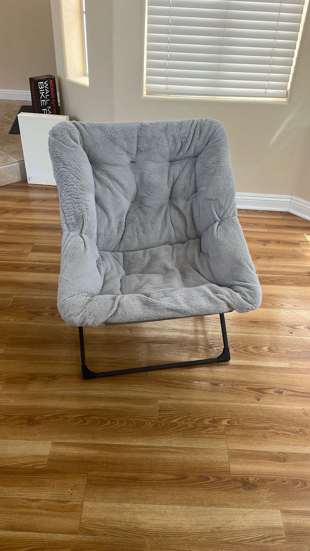 Comfy Saucer Chair