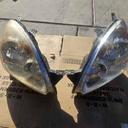 Used 2001-2005 Honda CR-V Headlights 