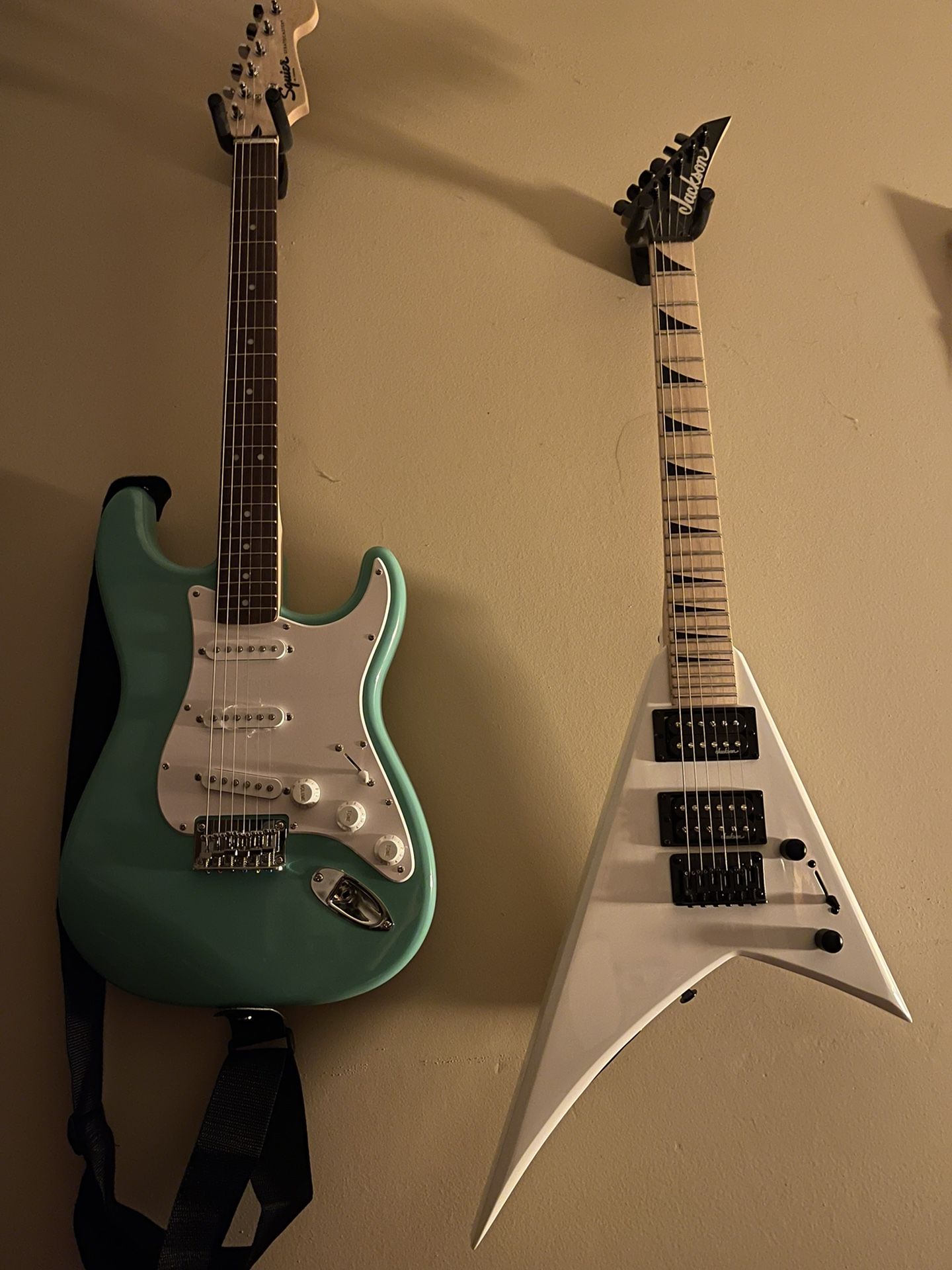 Squire Hardtail Strat And Jackson Minion