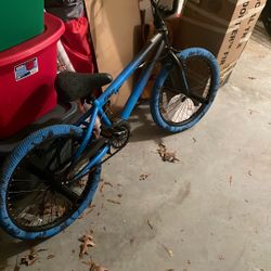 MG 20 BMX BIKE (Fairly NEW) 