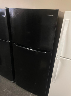 Frigidaire Top Freezer Fridge – Black, EvenTemp, Super Clean