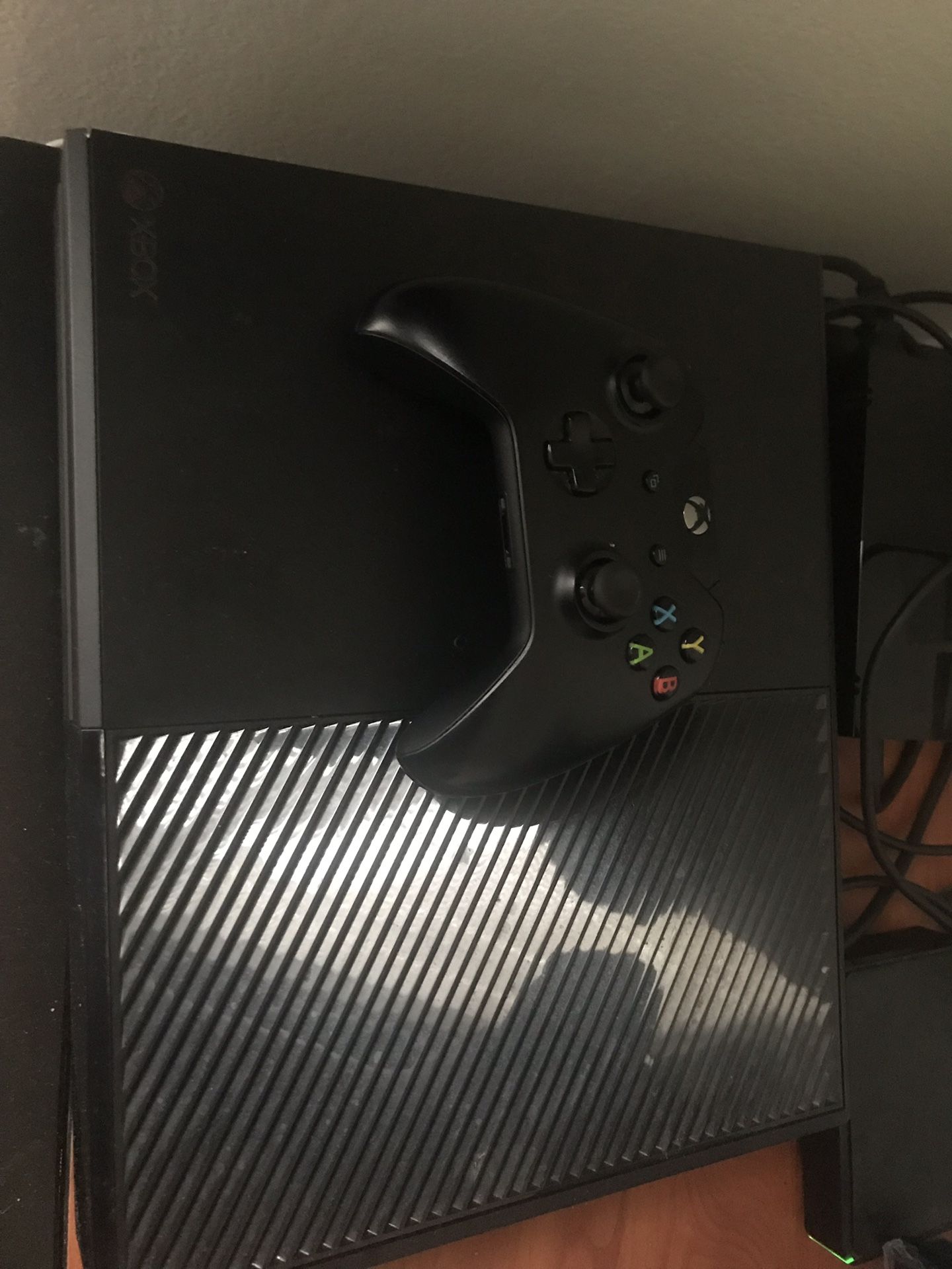 Xbox One 500 GB/ comes with 32 inch TV