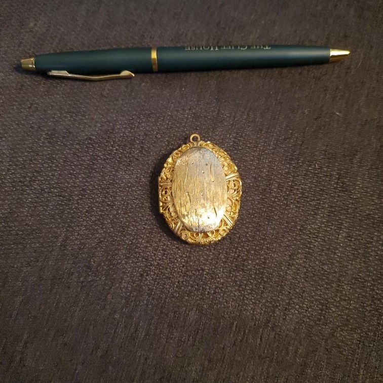 Vintage Pendant/Locket