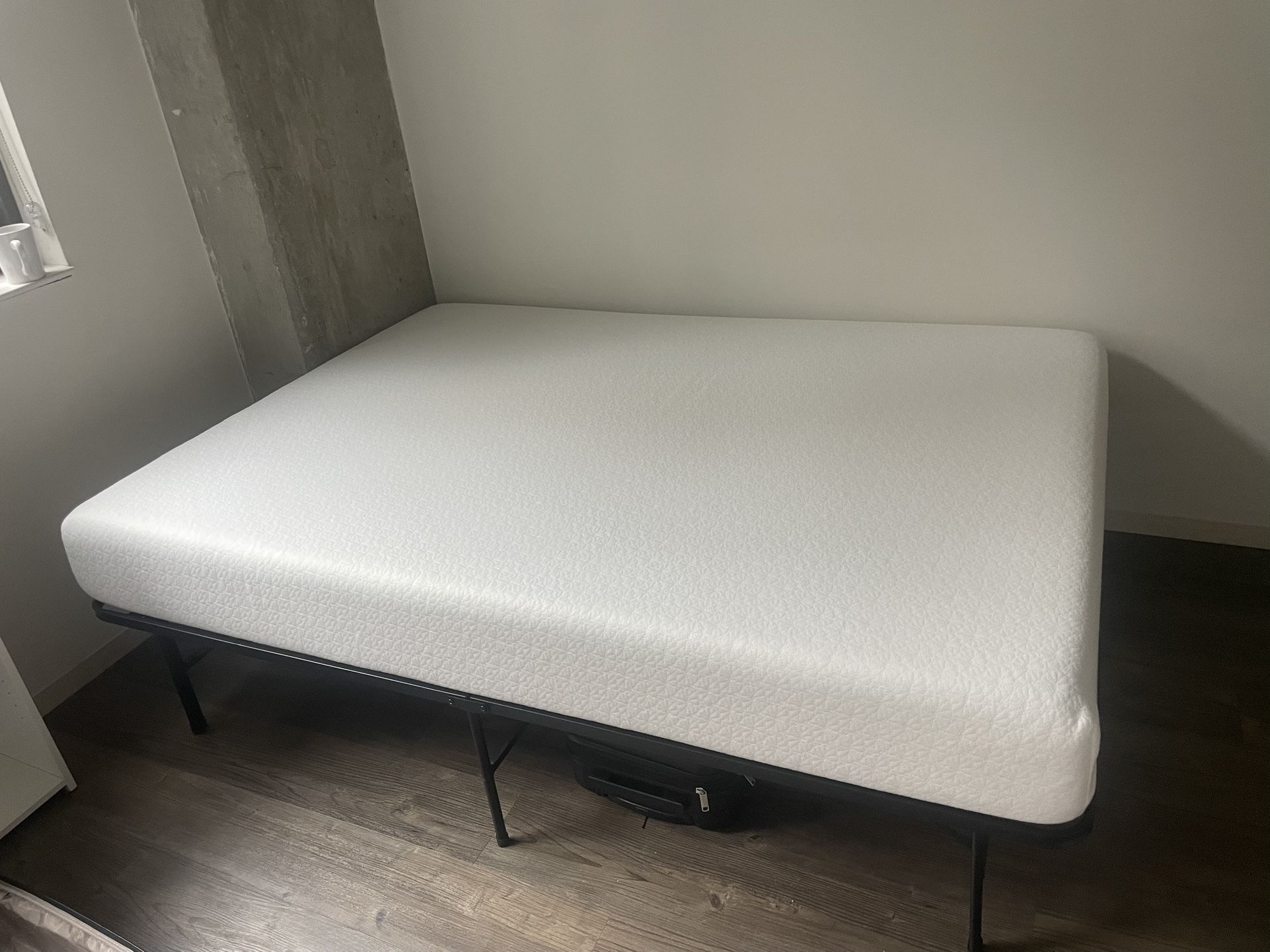 Pick Up Today 5/14 Mattress, Bed Frame And Pillows 