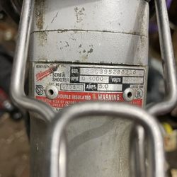 Milwaukee Heavy Duty Screw Shooter 