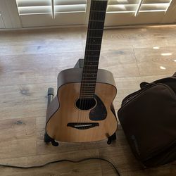 3/4 Yamaha Acoustic Guitar + Stand + Case