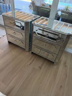 Set of two Nightstand tables