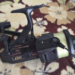 Shimano Baitrunner 4500 Spinning Reel