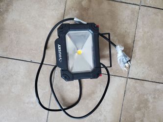 Portable rechargeable husky work light