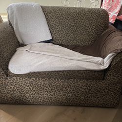 Small Sofa Sleeper (read)