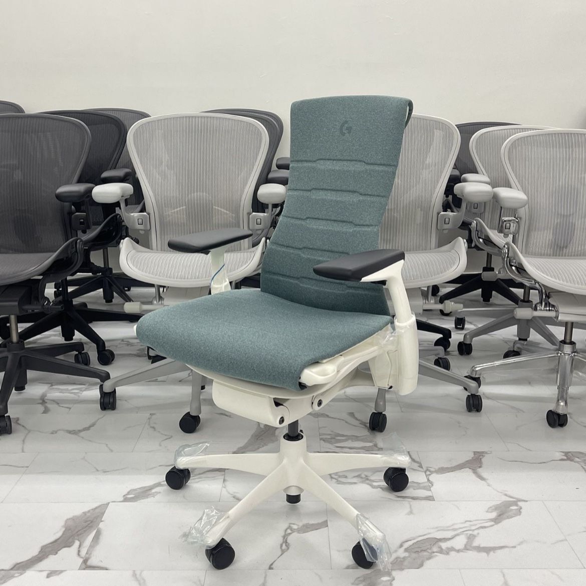 🔥🔥BRAND NEW 🔥🔥HERMAN MILLER GALAXY WHITE GAMING EMBODY 