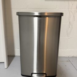 Trash Can - Like New