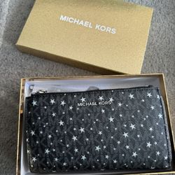 New Michael Kors Wristlet 