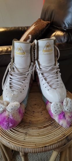 Professional competition skates 