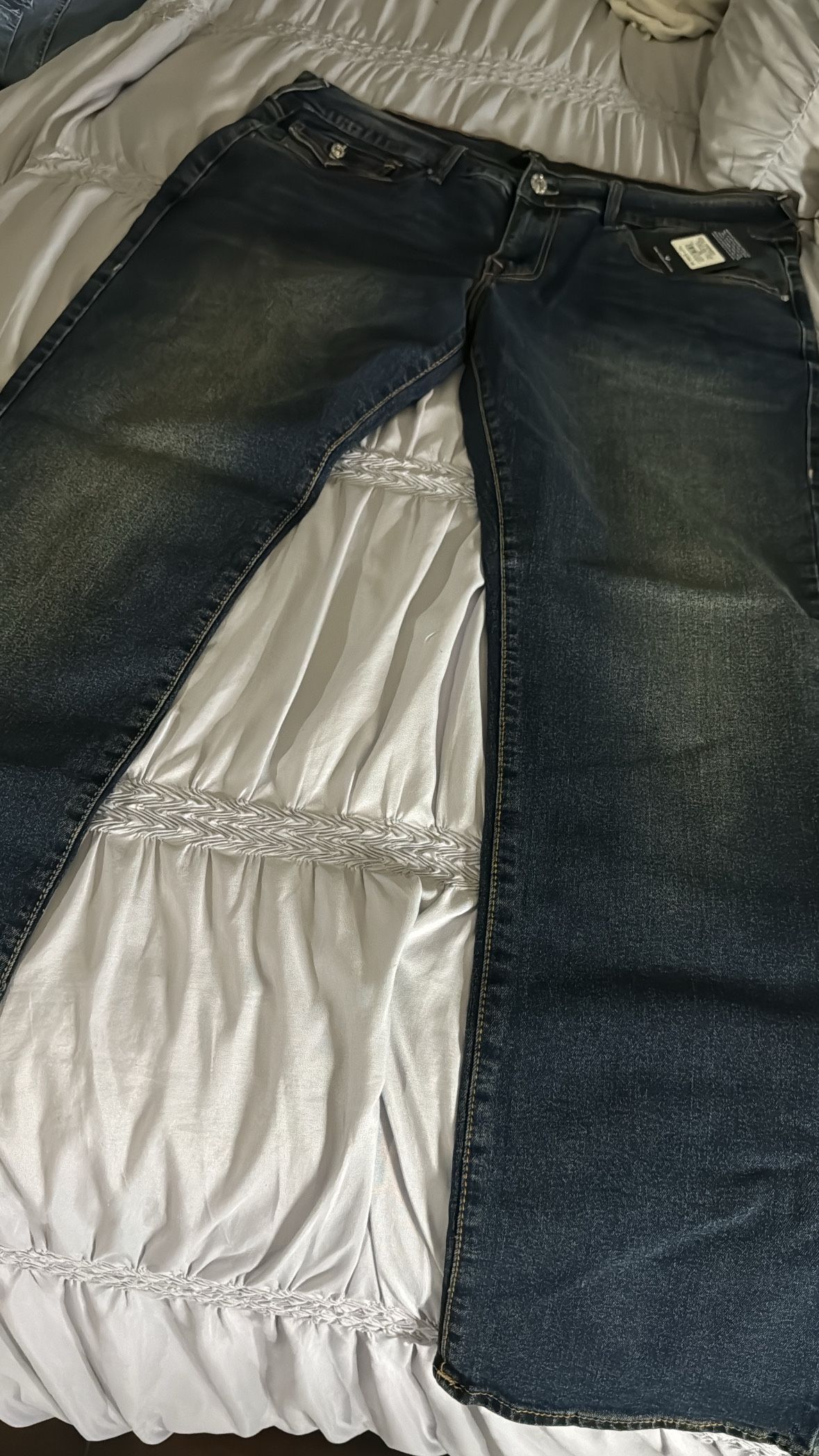 TRUE RELIGION JEANS