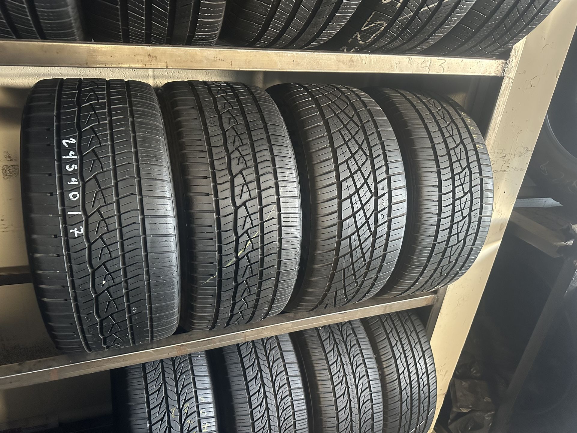 SET OF TIRE 245 40 17 CONTINENTAL 85% LIFE