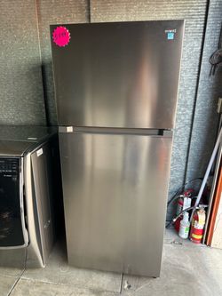 Avanti Top-Freezer Refrigerator Stainless Steel