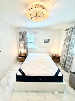 Like New Queen mattress & bedframe