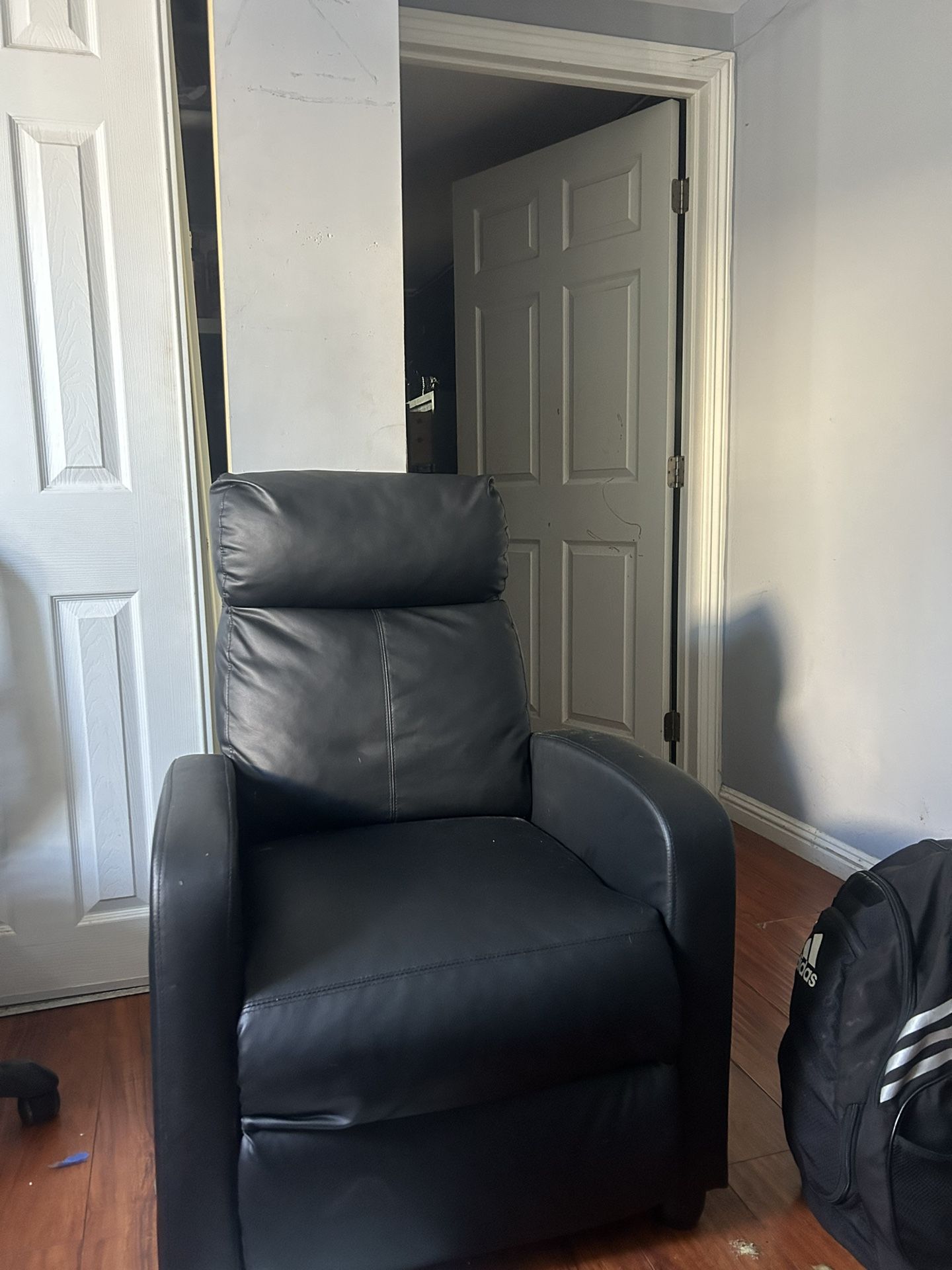 Lash Recliner Sofa