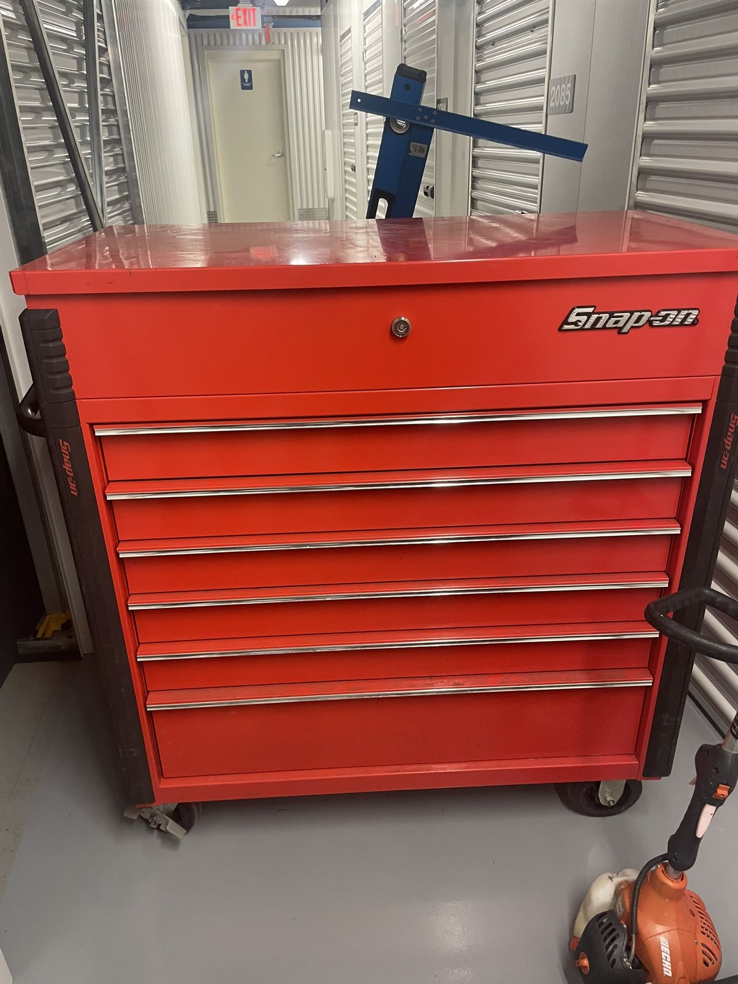 Snap On 6 - drawer With Top Lock Storage Compartment 