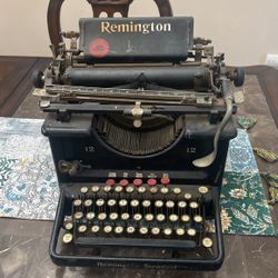Vintage Type Writer