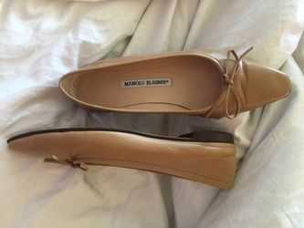 Manolo Blahnik flat shoes Size 37
