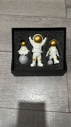 Astronaut Figures