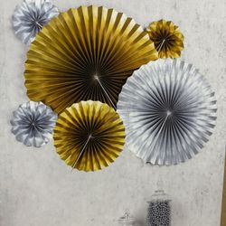 Party Supplies - Set Of 6 Paper Rosettes