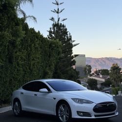 2014 Tesla Model S