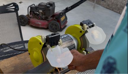 Blade sharpening (lawnmower)