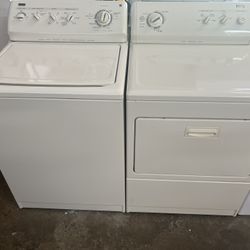 Kenmore Washer And Kenmore Eléctric Dryer 
