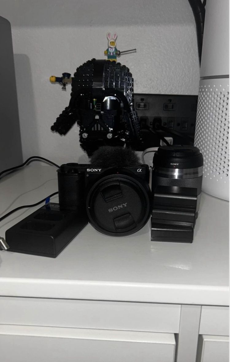 Camera Sony ZV-E10 with Lens