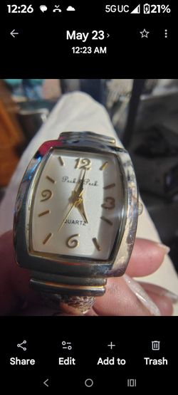 Hinged cuff watch