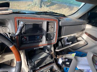 Escalade (2) 04 /07 parting out lmk