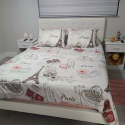 Bedroom furniture set