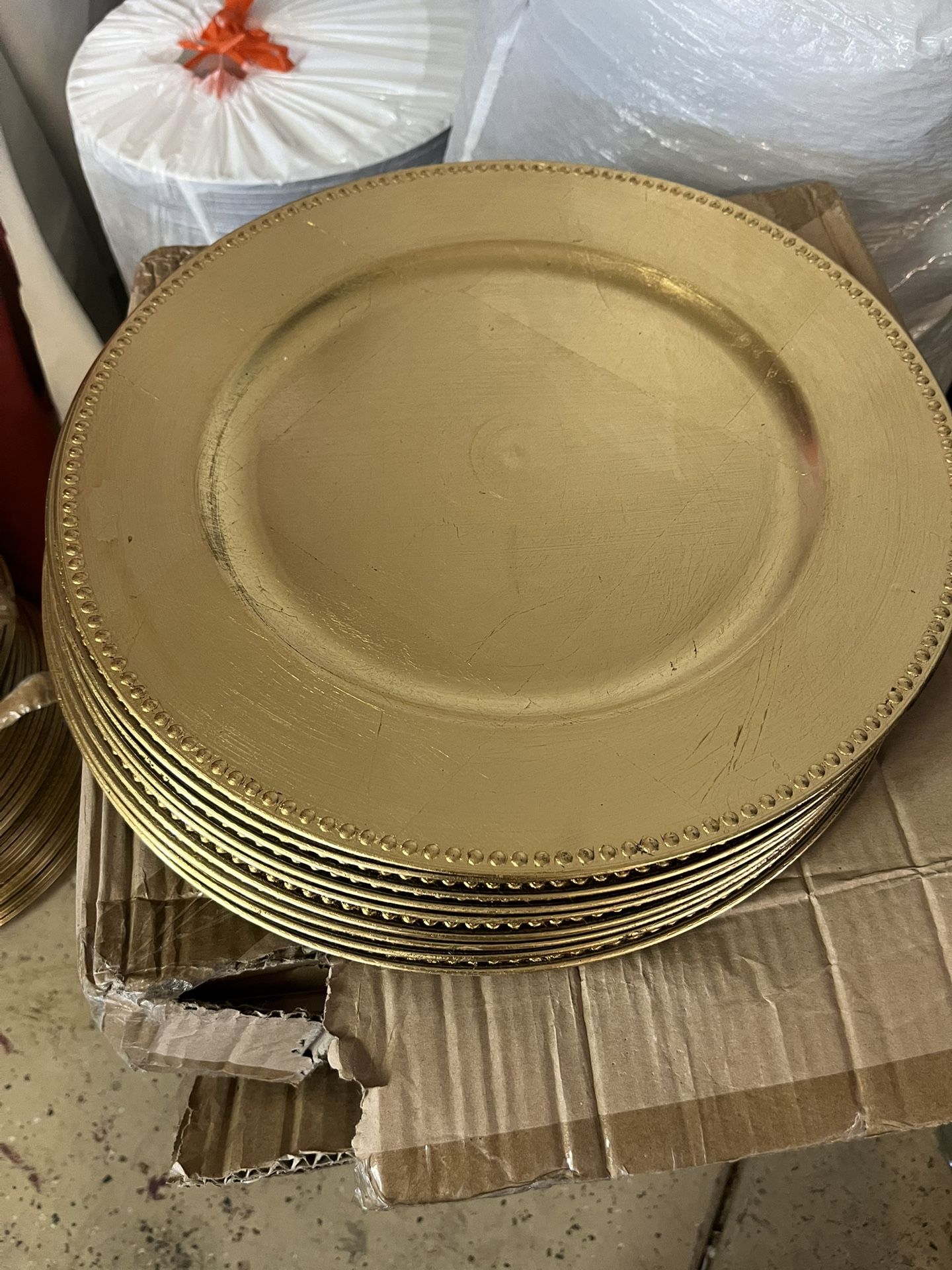 143 Gold Round Charger Plates 