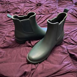 Women’s J Crew Rain Boots, Size 6
