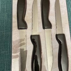 New Kitchen 4pc Steak Knife Set