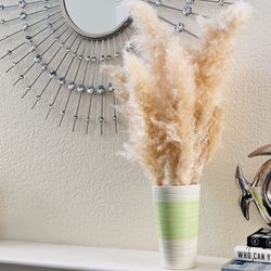 Fluffy Pampass With Ceremic Vase