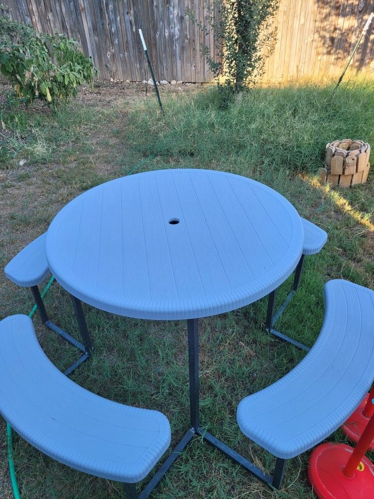 8 Person Picnic Table, HDPE Outdoor Round Table and Bench Set with 4 Built-in Benches, Umbrella Hole, Metal Frame for Garden Yard Patio Lawn