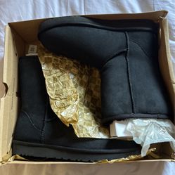 Black UGGS BOOTS SIZE 12