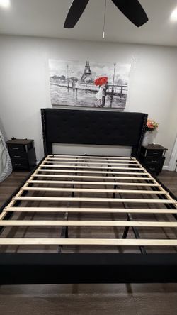 King bed frame with headboard (No Mattress ) $125