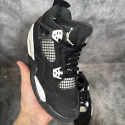 Jordan 4 White Thunder Size 6.5Y