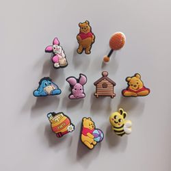 WINNIE THE POOH CHARMS 