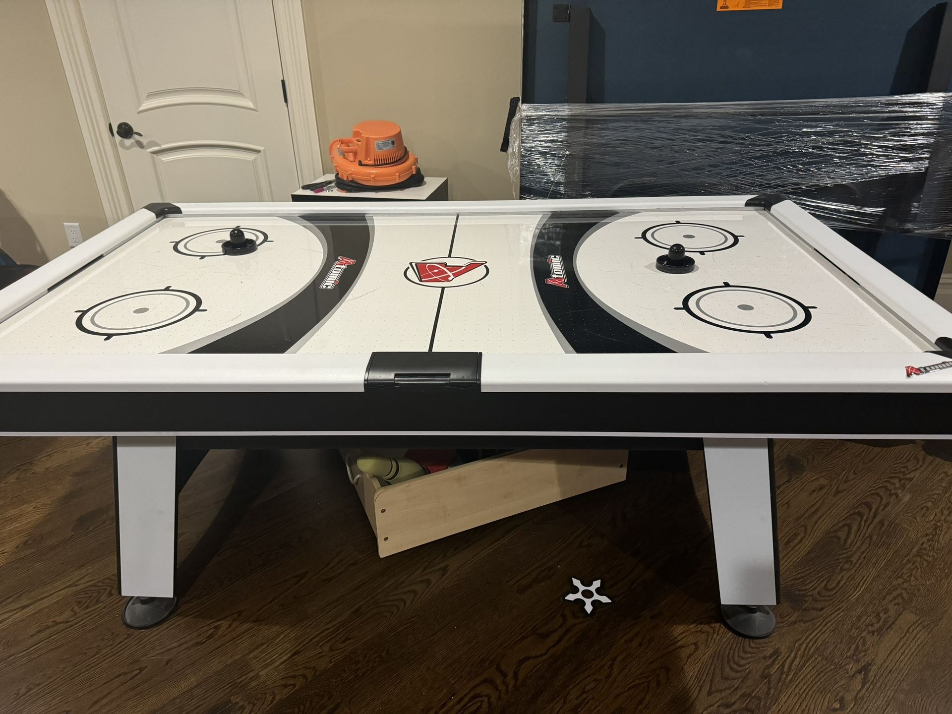 Air Hockey Table