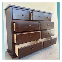 9 drawers dresser / Nine drawers dresser